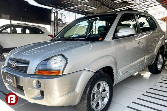 HYUNDAI TUCSON 2.0 MPFI GLS BASE 16V 143CV 2WD FLEX 4P AUTOMÁTICO HYUNDAI TUCSON 2.0 MPFI GLS BASE 16V 143CV 2WD FLEX 4P AUTOMÁTICO